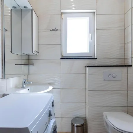 1 Bedroom Lovely In Appartement Komarna