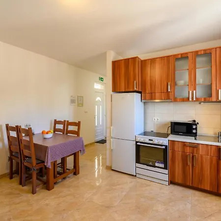 Apartment 1 Bedroom Lovely In