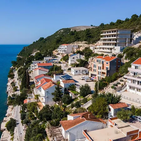 1 Bedroom Lovely In Komarna