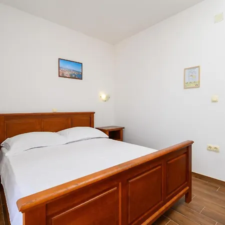 1 Bedroom Lovely In Komarna