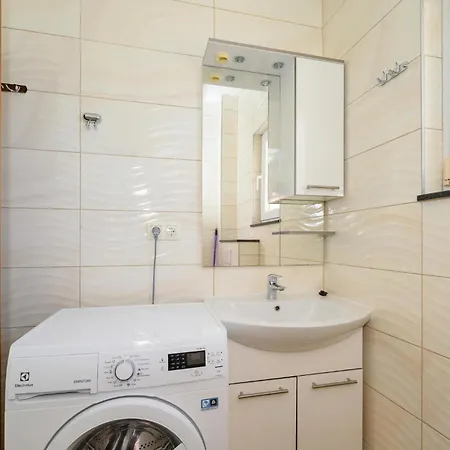 1 Bedroom Lovely In